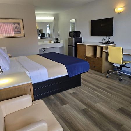 Americas Express Inn Саут-Хилл Экстерьер фото