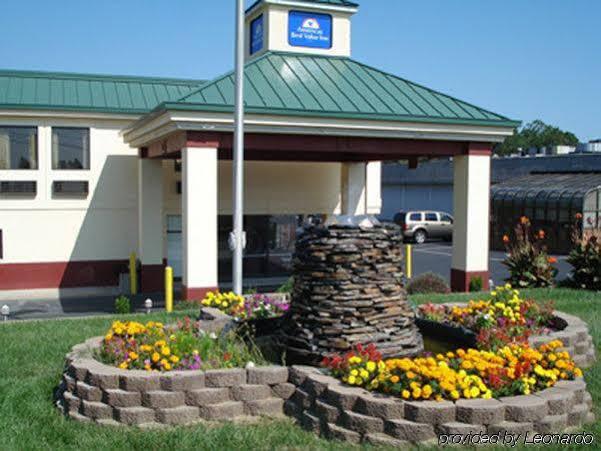 Americas Express Inn Саут-Хилл Экстерьер фото