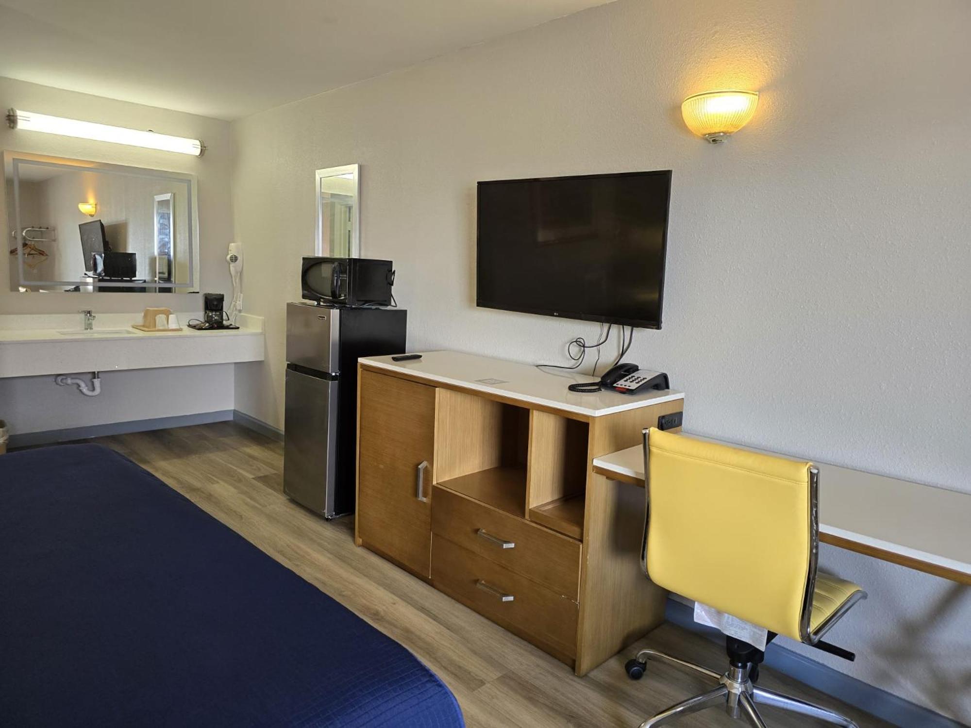 Americas Express Inn Саут-Хилл Экстерьер фото