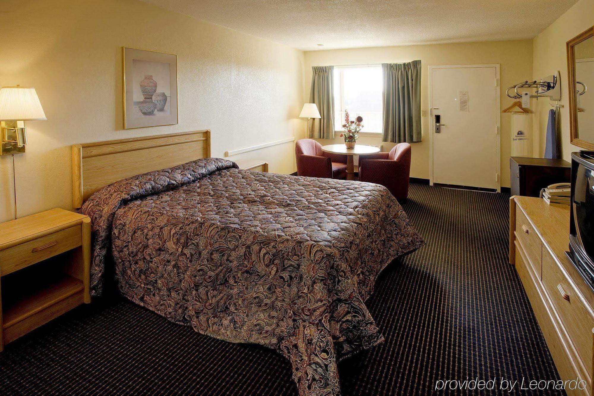 Americas Express Inn Саут-Хилл Экстерьер фото